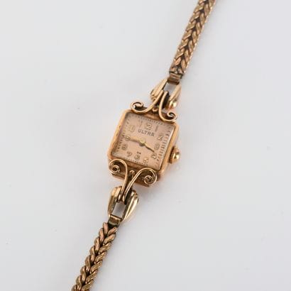 ULTRA
Ladies' wristwatch in 18K yellow gold...