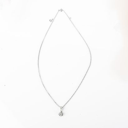 Pendant in 18-carat (750 thousandths) white...