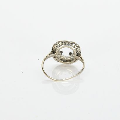 White gold and platinum ring setting with...