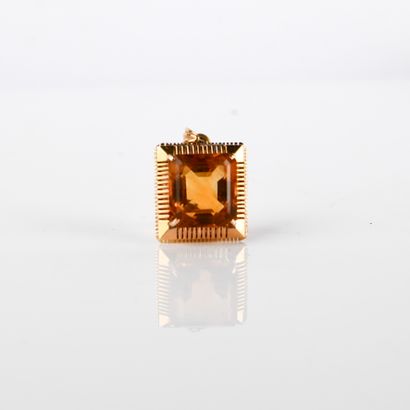 Square pendant in 14K (585 thousandths) yellow...