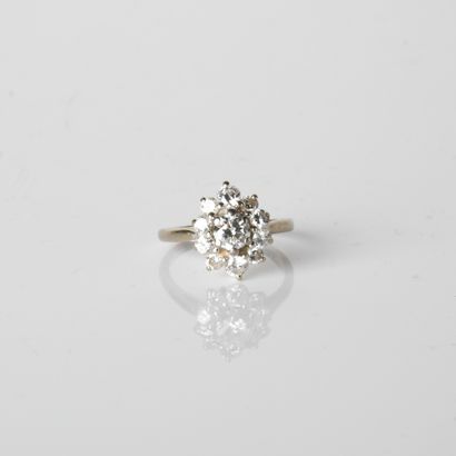 Daisy ring, gross weight: 3.3 g, TDD: 51,...