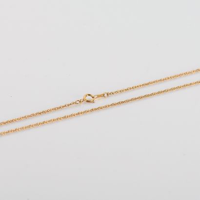 Twisted link chain in yellow gold
Length:...