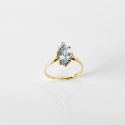 Ring in 18-carat yellow gold (750
set with...