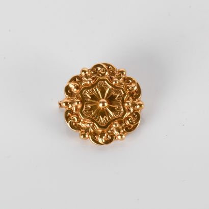 Yellow gold brooch with stylized flower design
Circa...