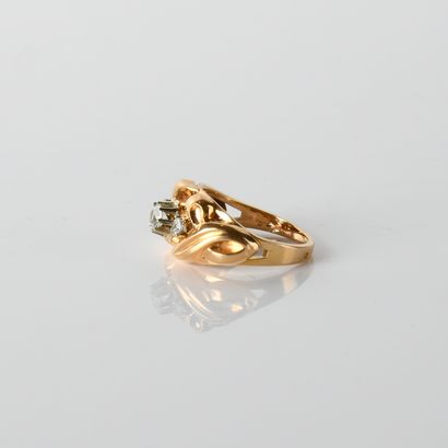Ring in 18-carat yellow gold (750
gold, holding...