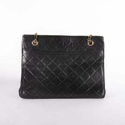 CHANEL, 
Quilted leather shoulder bag
Double...