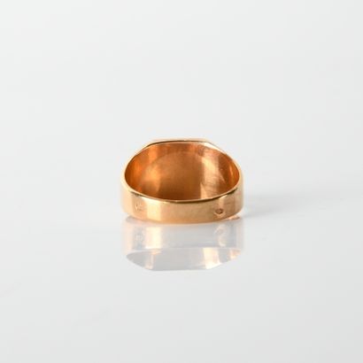 Chevalière in 18-carat yellow gold (750
milliémes)...