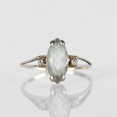 Ring in 18-carat white gold (750
set with...