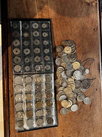 Reunion of silver coins, including :
- 5...
