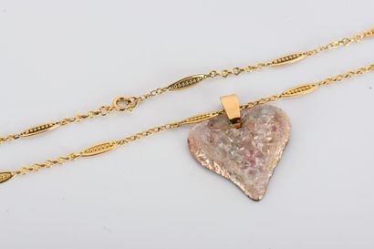 18-carat yellow gold pendant and chain
gold...