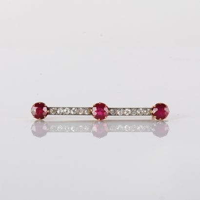 Barrette brooch in 18-carat (750 thousandths)...