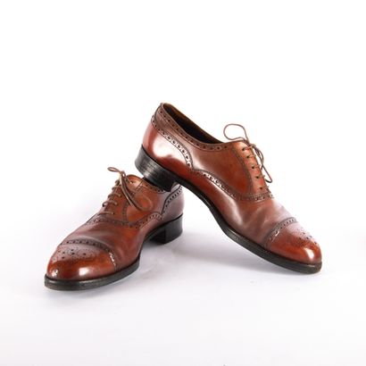 WESTON
Pair of brown leather derbies 
Approx....