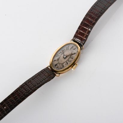 Ladies' wristwatch in 18-carat yellow gold
carats...