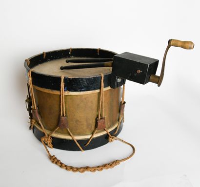 Tambour manchot à manivelle
D : 33.5 cm
Peau...