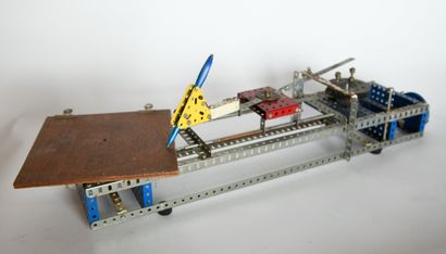 MECCANO
Meccanograph 
Hand-driven, the mechanism...