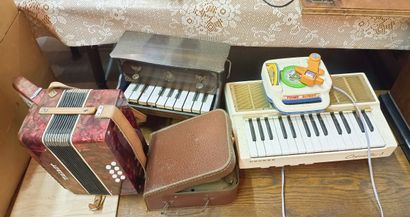 Réunion d’instruments pour enfant comprenant...