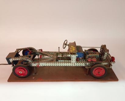MECCANO
Electrified convertible
On a plywood...