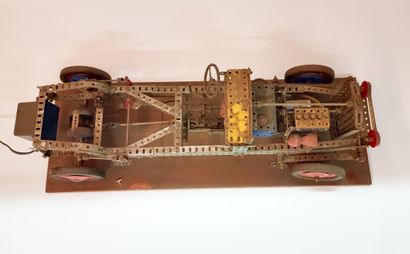 MECCANO
Electrified convertible
On a plywood...