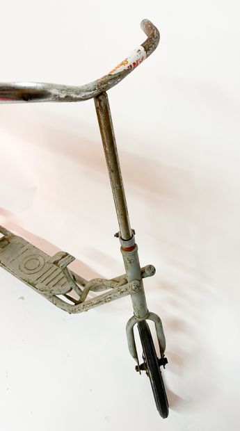 Lot 1 Trottinette et 1 vélo tricycle fer...