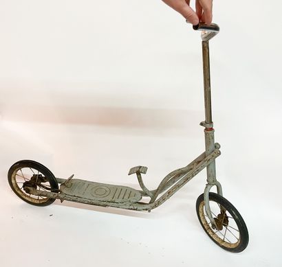 Lot 1 Trottinette et 1 vélo tricycle fer...