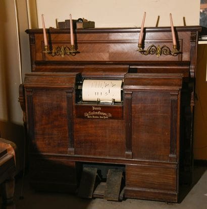 Piano droit de marque THERSN et Cie Paris
Et...