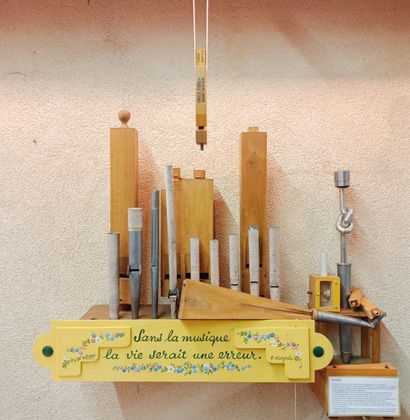 Réunion d’éléments et instruments de musique...