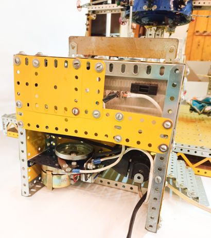 MECCANO
Funfair
Meccano featuring a 