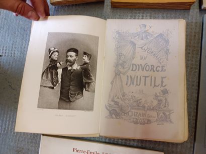 Réunion de livres sur le thème de GUIGNOL...
