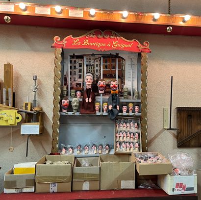 Puppet display representing Guignol's store
Several...