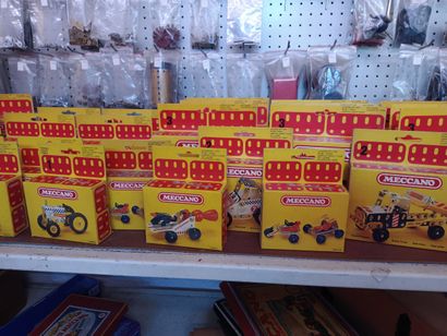 MECCANO
Set of 32 boxes for building various...