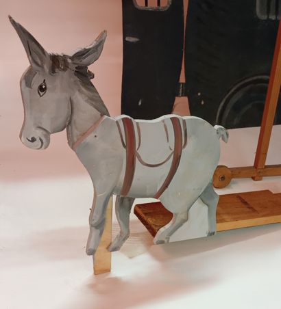 GUIGNOL
Réunion de décors de théâtre de Guignol...