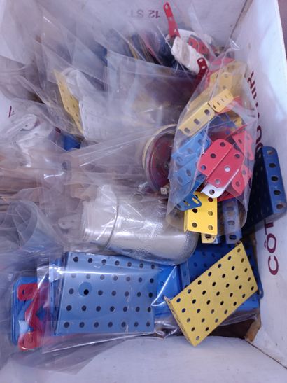 MECCANO
Ensemble de pièces détachées Meccano...