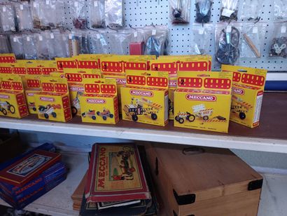 MECCANO
Set of 32 boxes for building various...