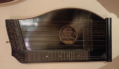 Réunion d’instruments de musique comprenant...