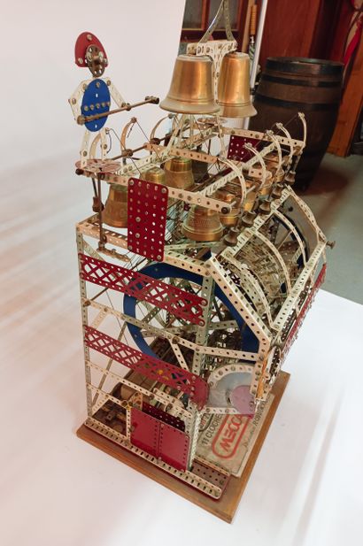 MECCANO
Automatic Carillon with 11 bells...