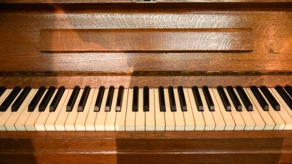 Piano cabaret Pianola à rouleaux de marque...