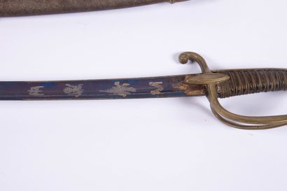 Sabre d’officier de cavalerie légère. 
Poignée...