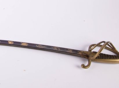 Sabre d’officier de cavalerie légère. 
Poignée...