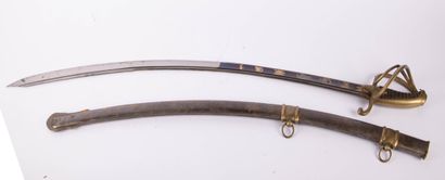 Sabre d’officier de cavalerie légère. 
Poignée...