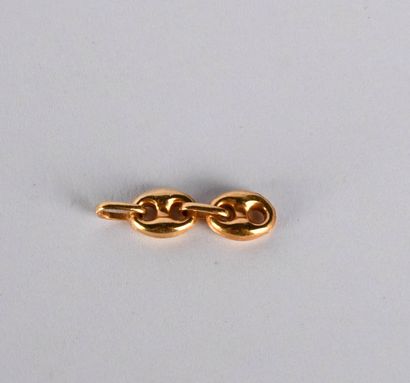 Gold debris, two pieces of coffee bean chain...