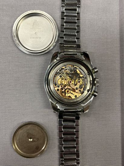 Correctif / OMEGA
SPEEDMASTER. REF. 105.012-63
PRODUITE...