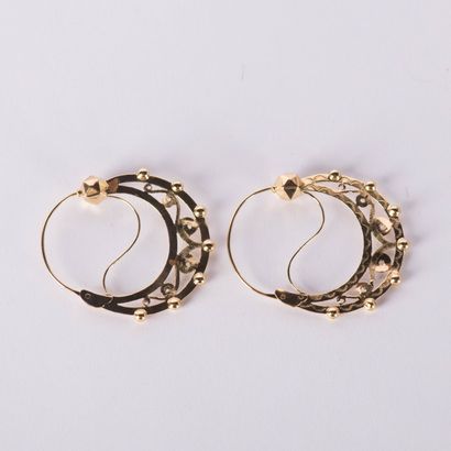 Pair of large Savoyard-style creoles in 18...
