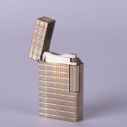 ST DUPONT
Briquet en métal argenté
(Usur...
