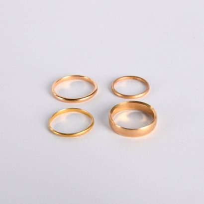 Set of 4 wedding rings in 18 K (750°/00 )...
