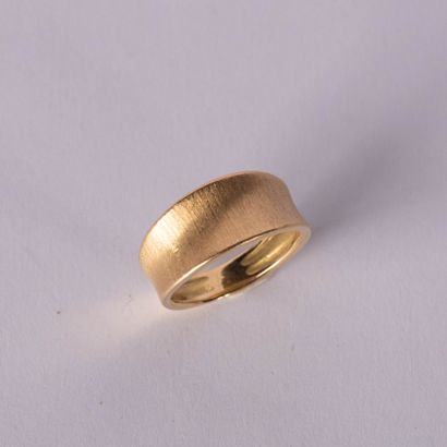Band ring in 18 K yellow gold (750°/00 ),...