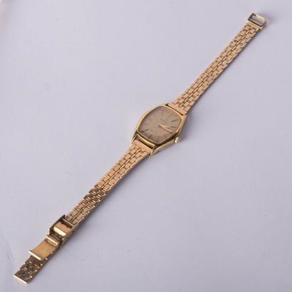 De la maison Omega bracelet montre de dame...