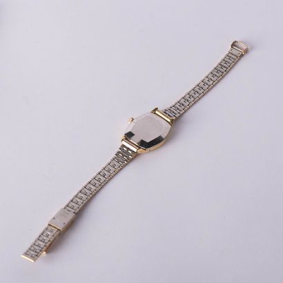 De la maison Omega bracelet montre de dame...