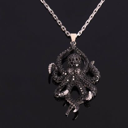 KORLOFF
Magnifique collier en or gris: important...