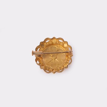 Late 19th century round brooch centered with...