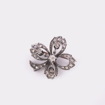 Small 4-leaf clover brooch in 18K (750°/00)...